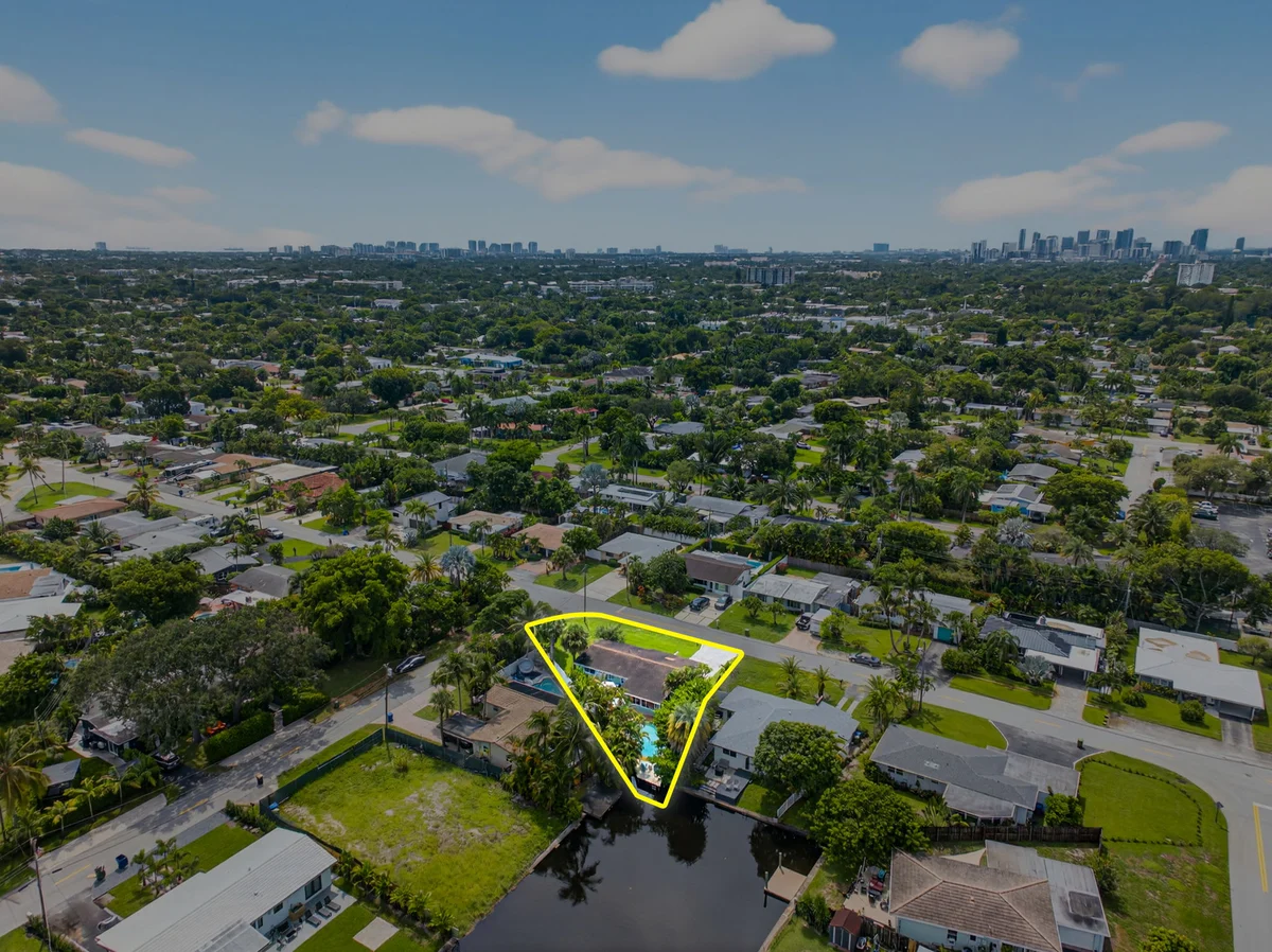 Wander Wilton Manors Oaks #22