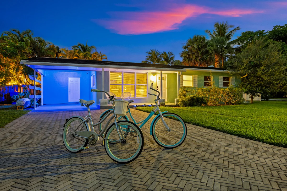 Wander Wilton Manors Oaks #42