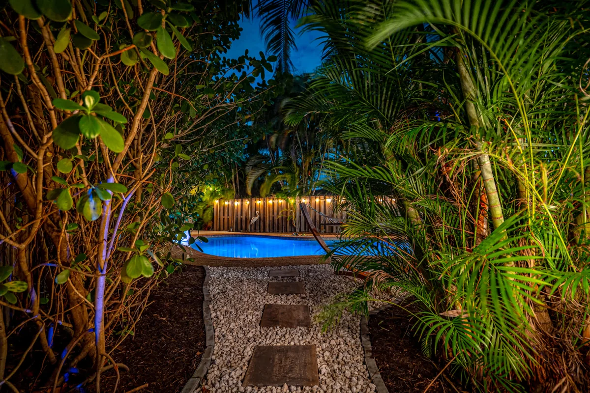 Wander Wilton Manors Oaks #27