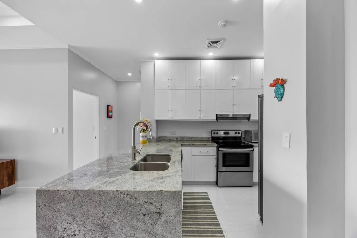2BR | Luxury Condo, Two Pools, Ocean Views. #25