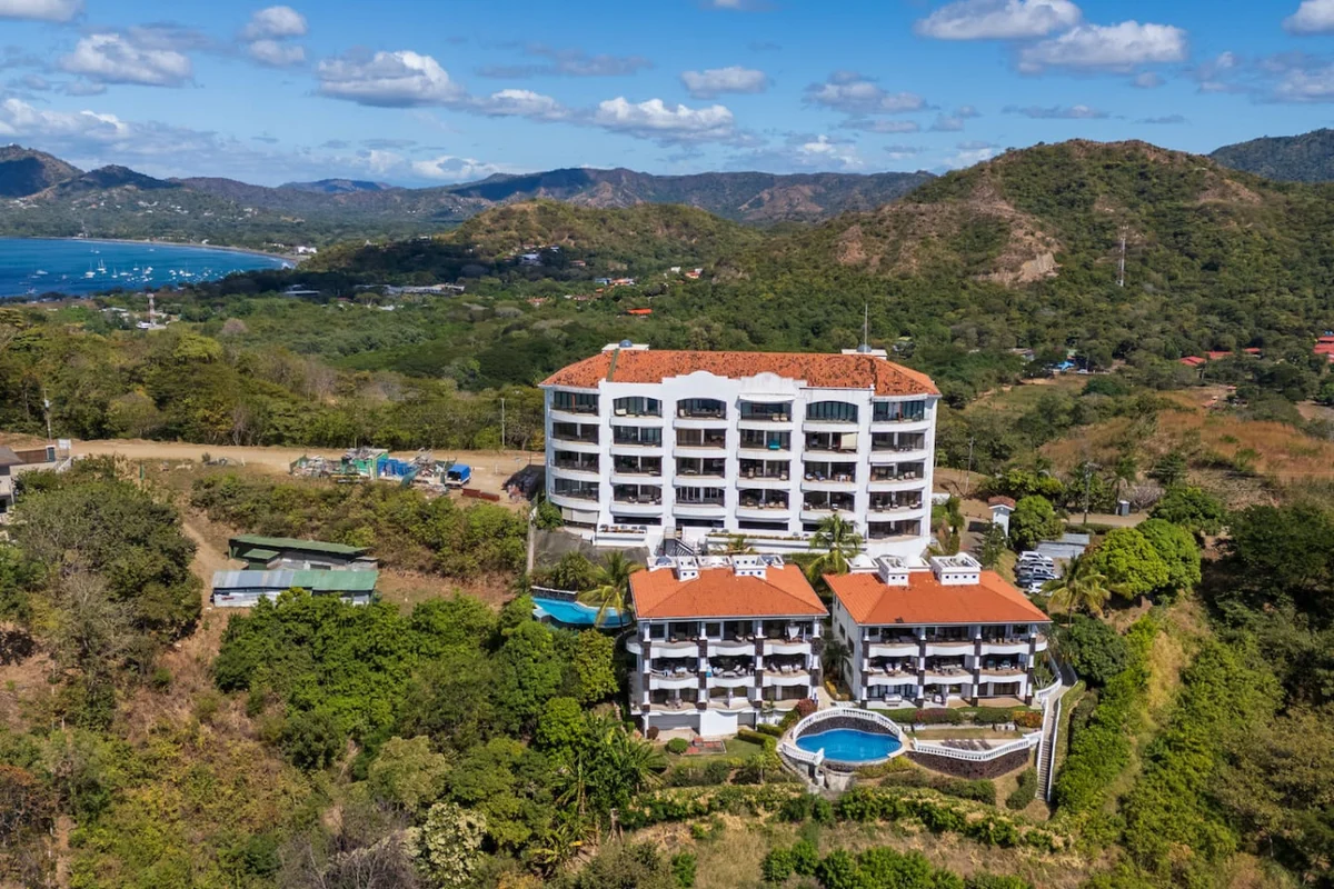 2BR | Luxury Condo, Two Pools, Ocean Views. #33