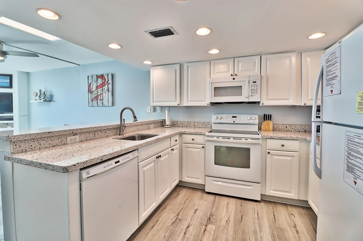 Waterpointe 1 Unit 1002 property photo 4
