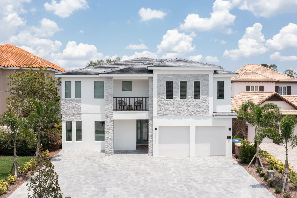 Wander Reunion Coves