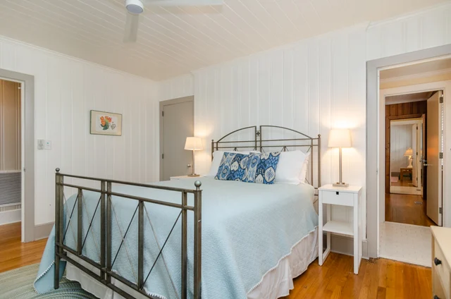 W200 - Blake Cottage #57