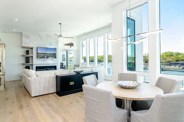 W416 - The Commodore's Penthouse #9