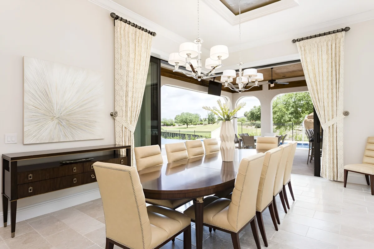 Wander Reunion Estate