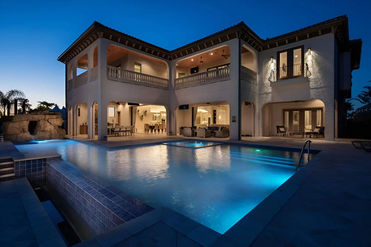 Wander Reunion Estate #4