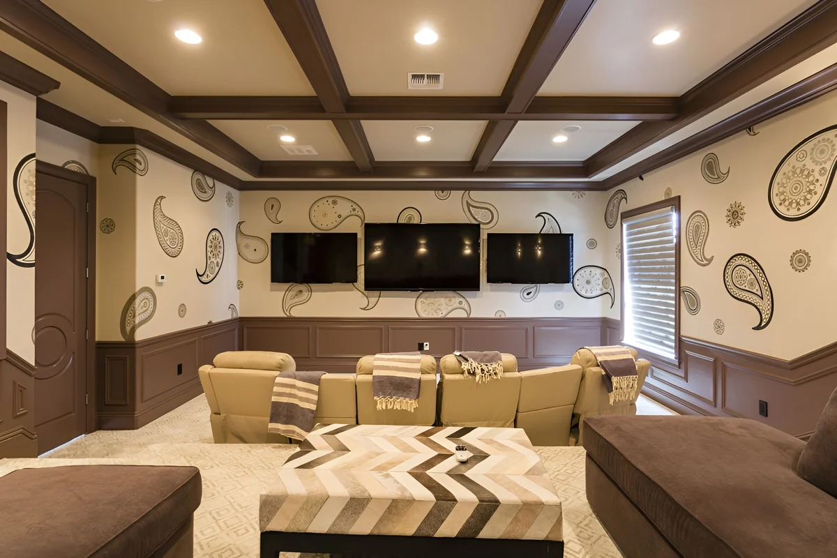 Wander Reunion Estate