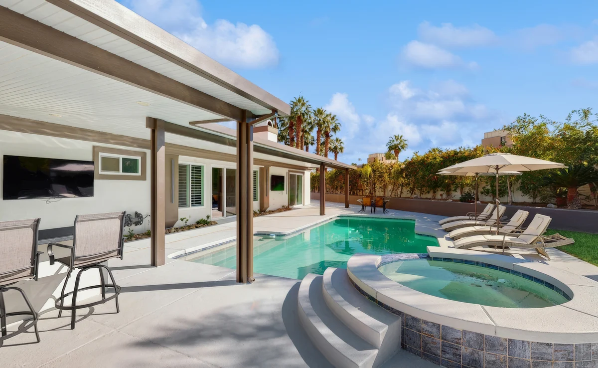 Wander Indian Wells Dunes