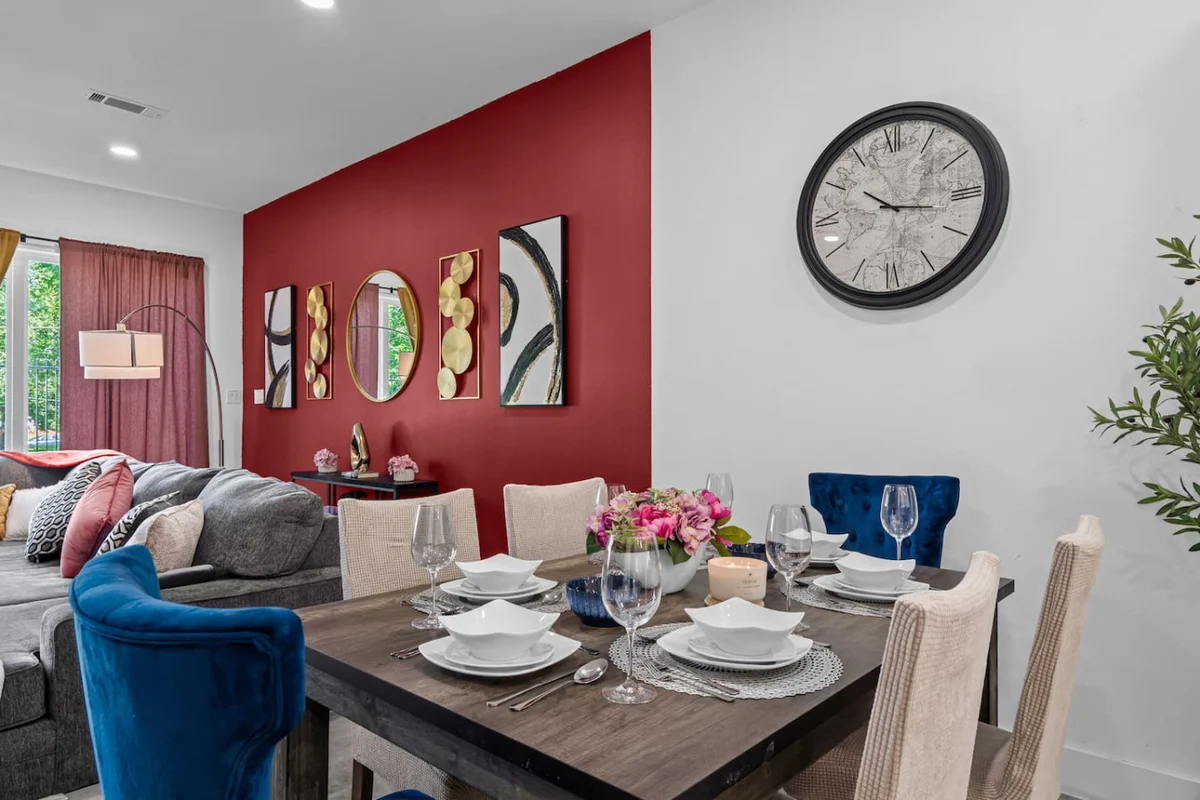 Home in Dallas property photo 3