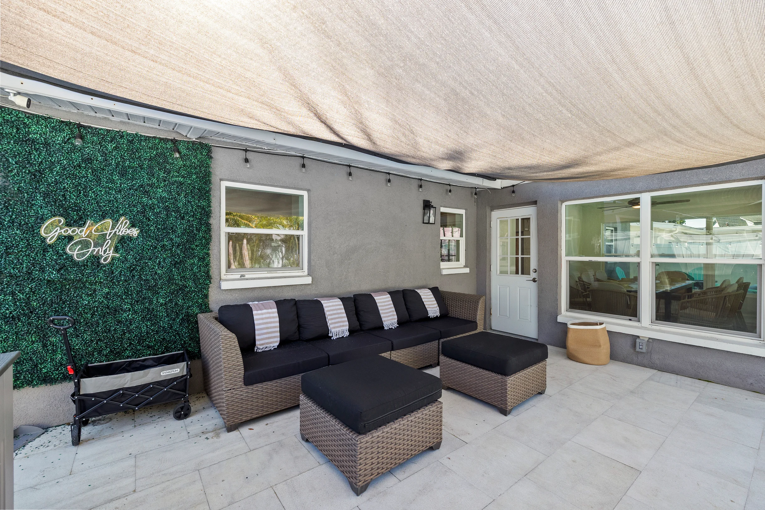 Wander St. Petersburg Shores #36