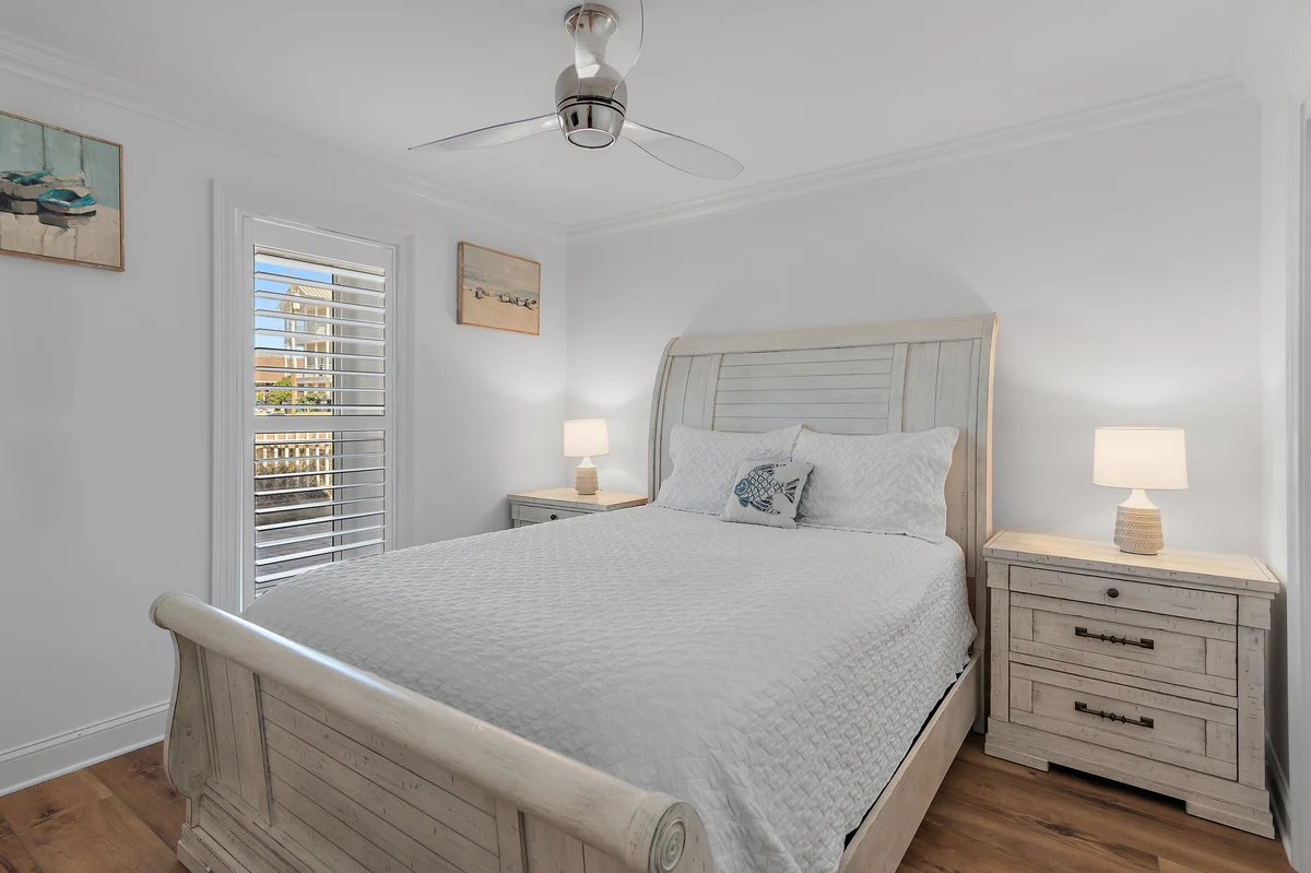 Wander Miramar Reefs #20