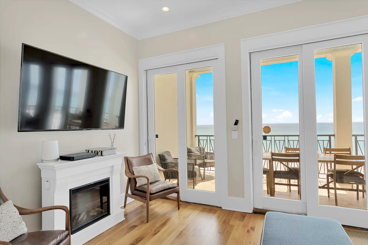 Living Room image 1