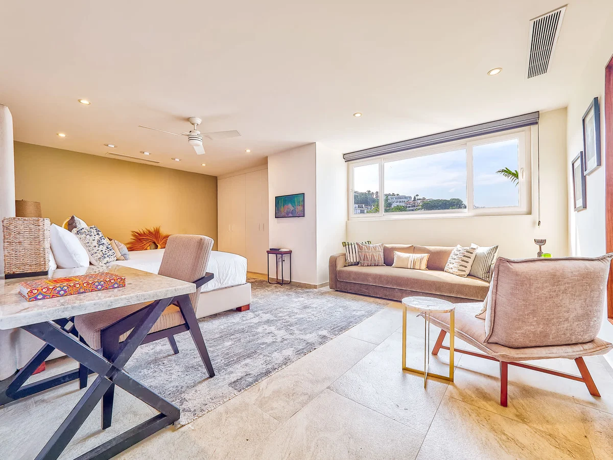 Wander Puerto Vallarta Golden #102