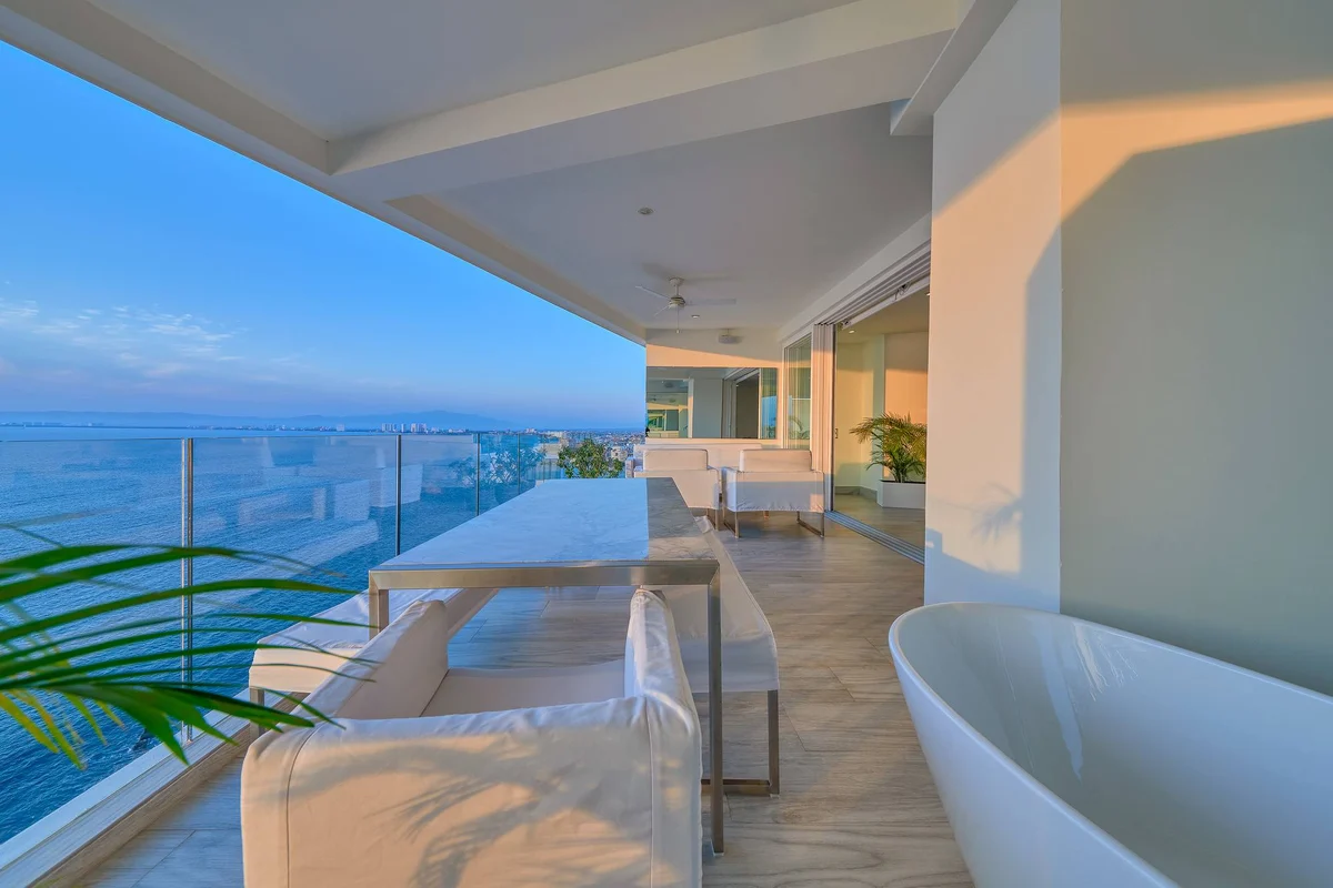 Wander Vallarta Cliffs #82