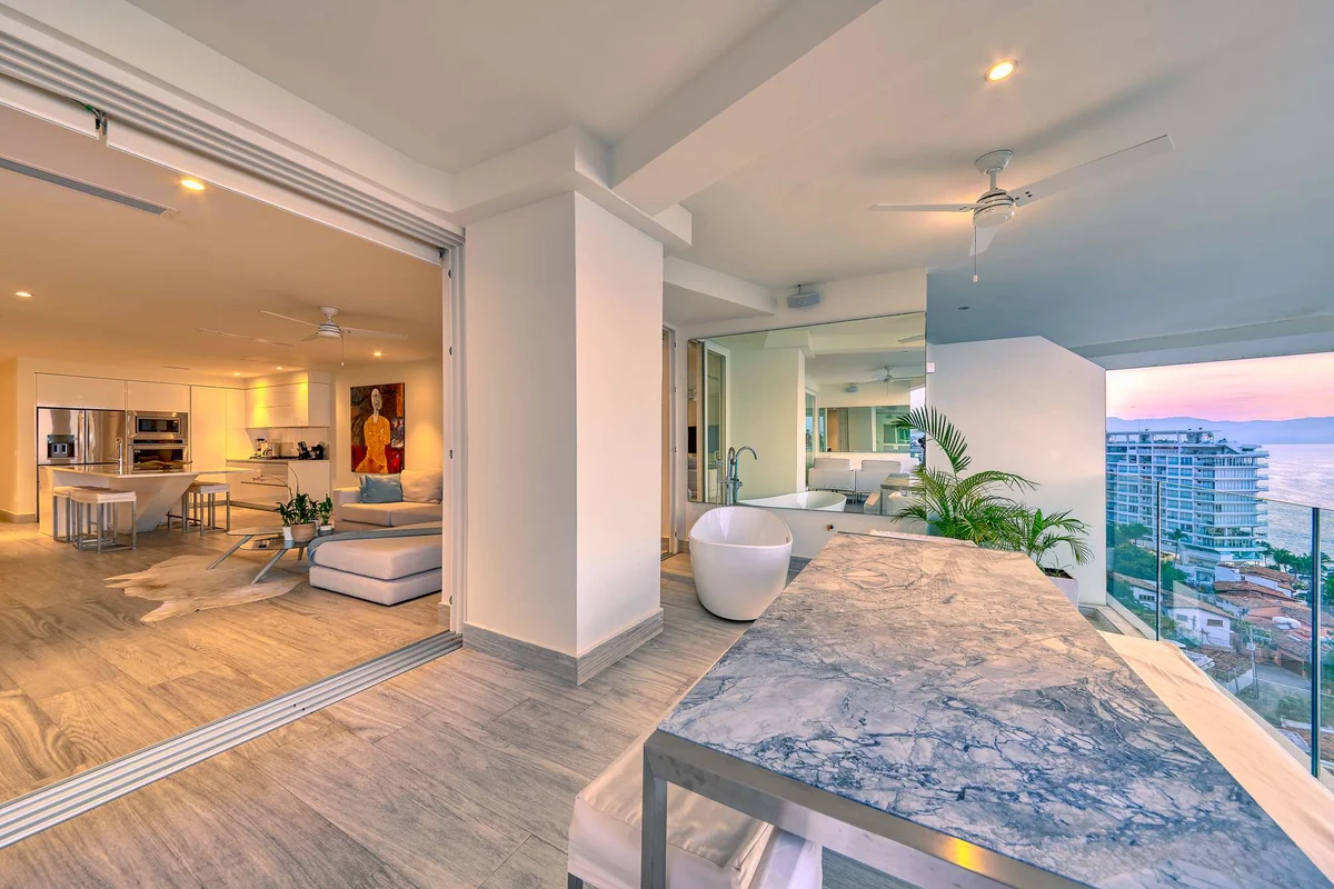 Wander Vallarta Cliffs #105