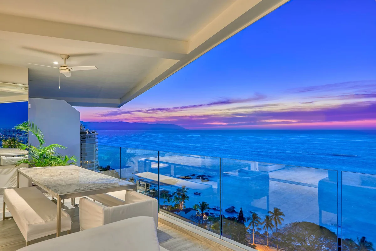 Wander Vallarta Cliffs #107