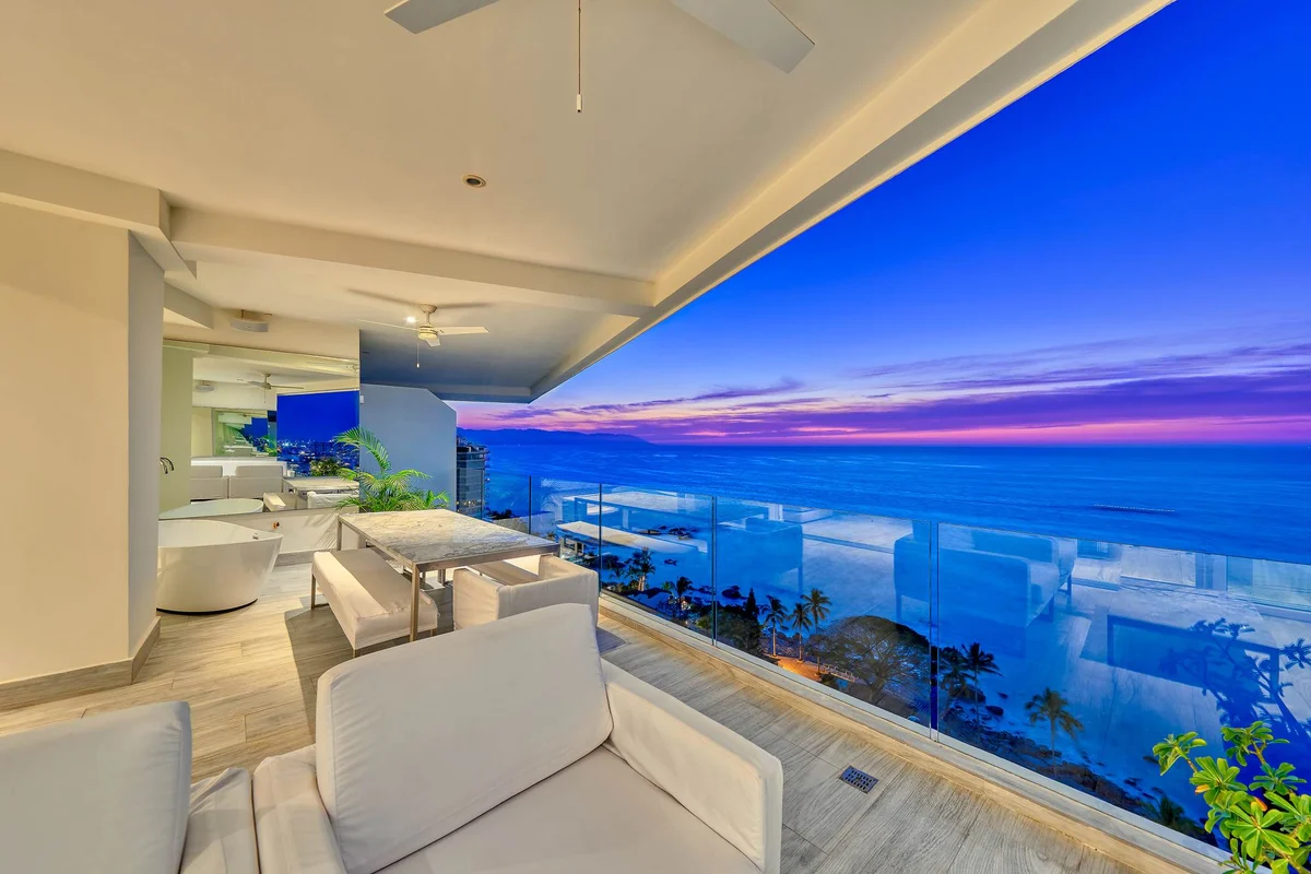 Wander Vallarta Cliffs #108