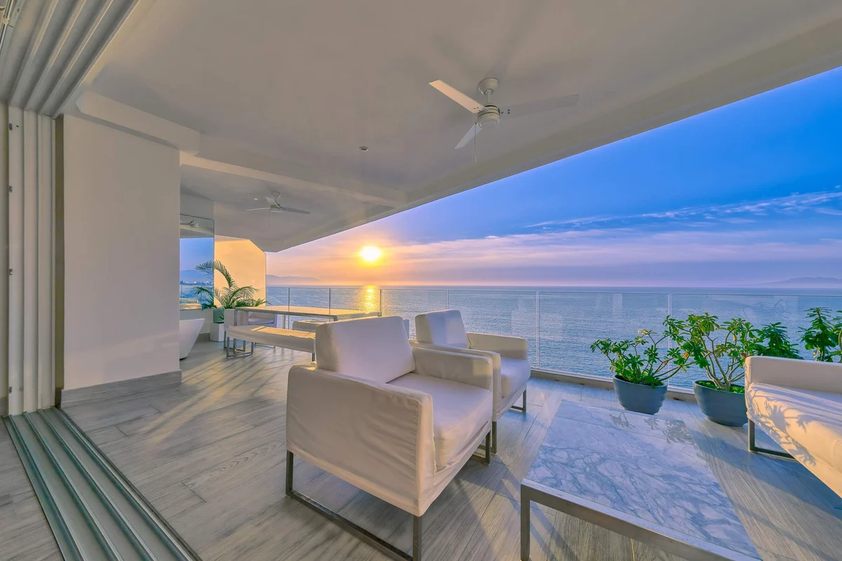 Wander Vallarta Cliffs #104