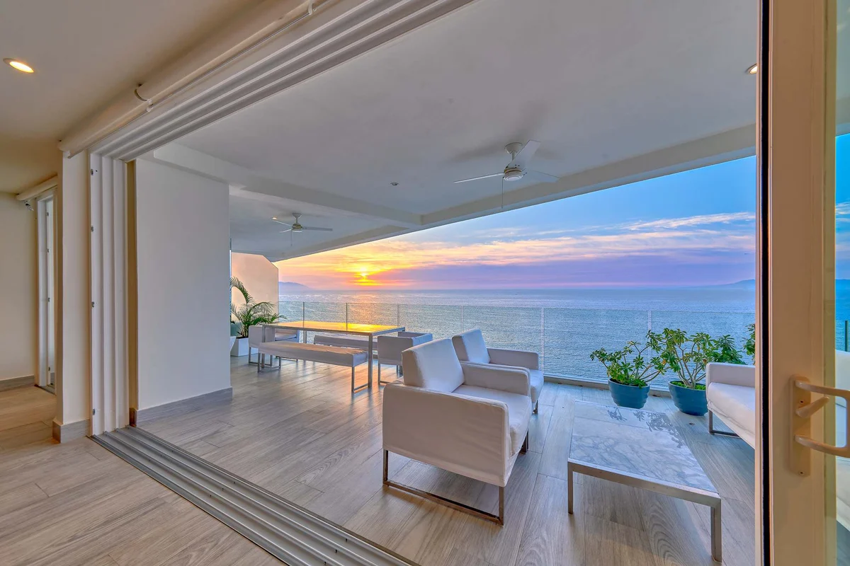 Wander Vallarta Cliffs #106