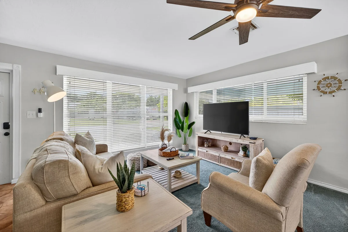 Wander Wilton Manors Oaks #16
