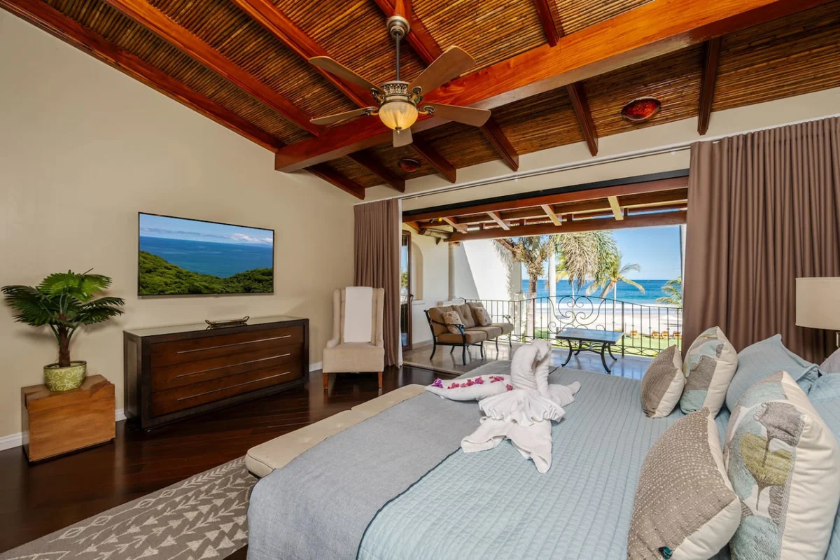 Luxury Oceanfront Villa | The Palms #14
