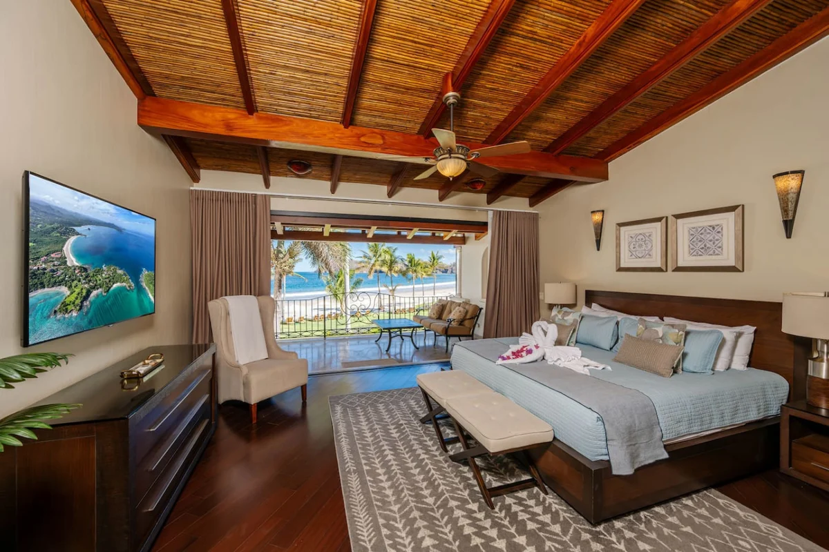 Luxury Oceanfront Villa | The Palms #18