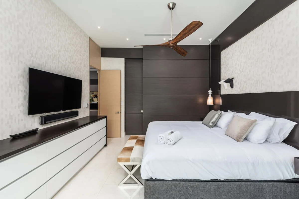 Lux Villa for 12 Miami Design District with Pool! #12