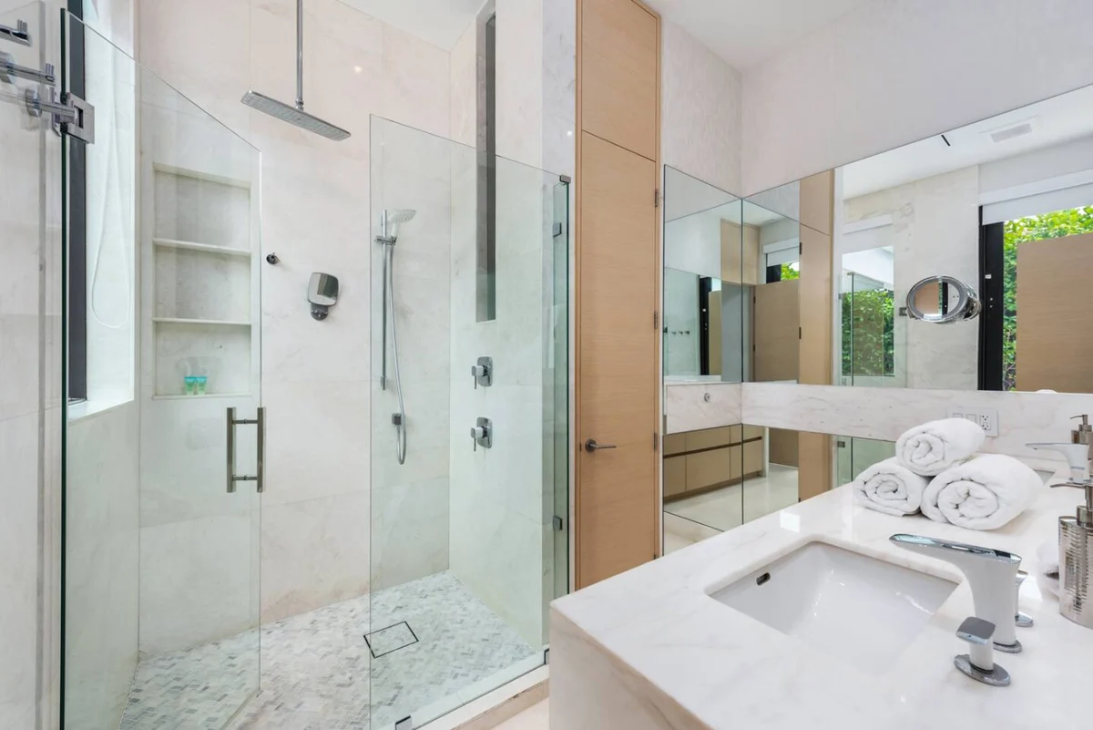 Lux Villa for 12 Miami Design District with Pool! #18