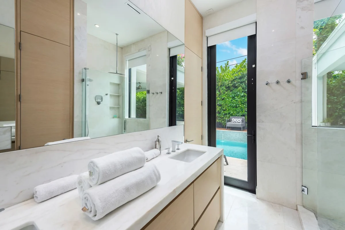 Lux Villa for 12 Miami Design District with Pool! #8