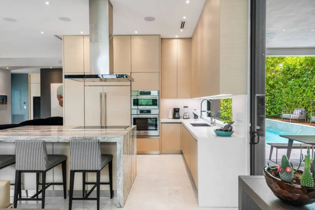 Lux Villa for 12 Miami Design District with Pool! #29