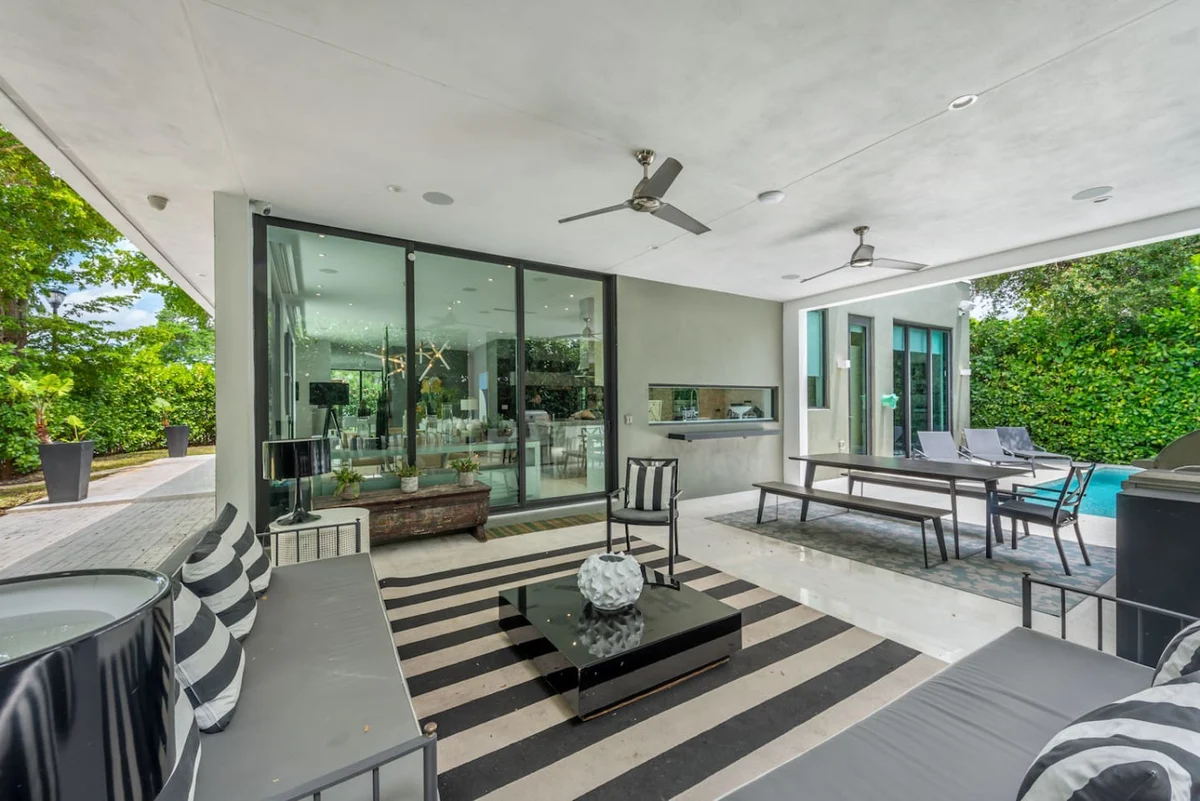 Lux Villa for 12 Miami Design District with Pool! #36