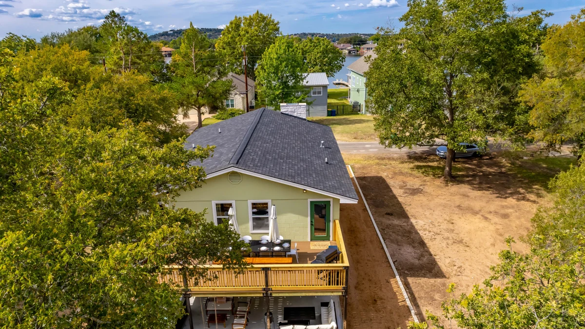 300 steps from Lake Hot Tub Fire Pit Game Rooms property photo 3