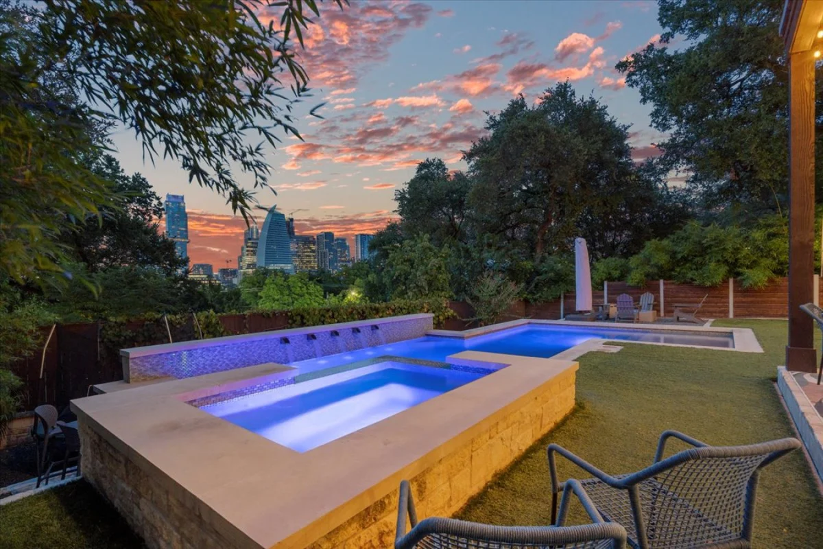 Downtown Retreat: sleeps 24 : 2 Pools/Spas : Gyms : Game Rooms : Fire Pit #6