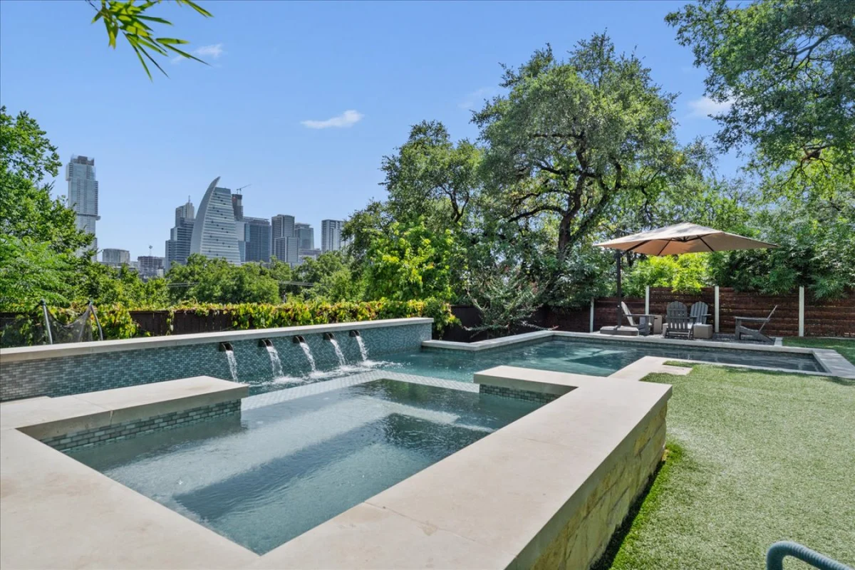 Downtown Retreat: sleeps 24 : 2 Pools/Spas : Gyms : Game Rooms : Fire Pit #22