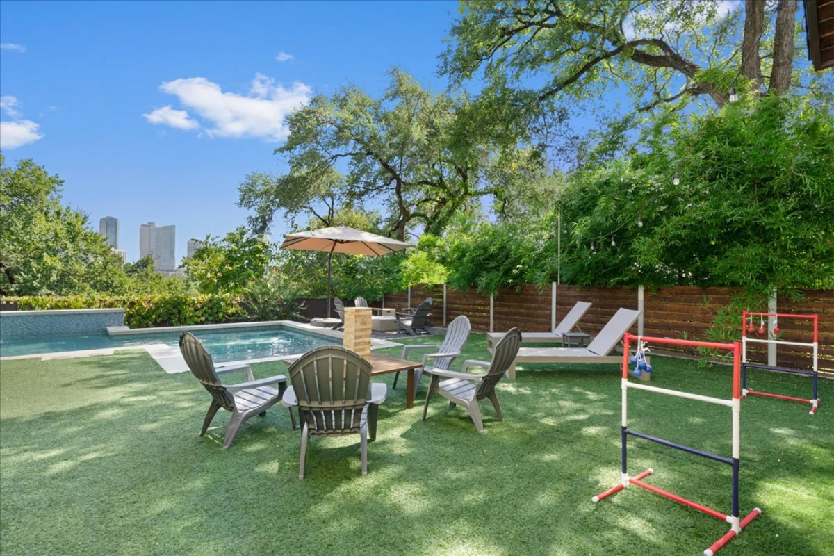 Downtown Retreat: sleeps 24 : 2 Pools/Spas : Gyms : Game Rooms : Fire Pit #45