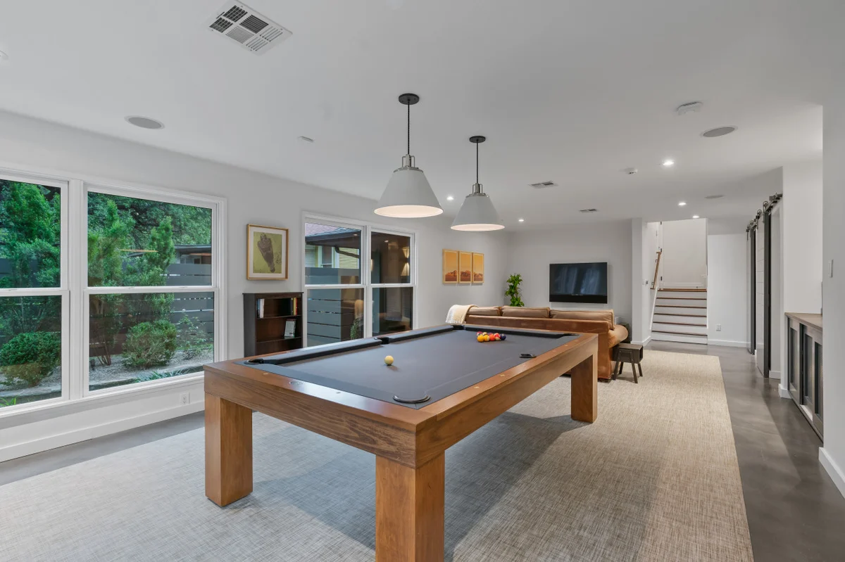Downtown Retreat: sleeps 24 : 2 Pools/Spas : Gyms : Game Rooms : Fire Pit #74