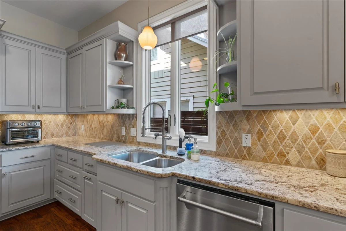 Downtown Retreat: sleeps 24 : 2 Pools/Spas : Gyms : Game Rooms : Fire Pit #95