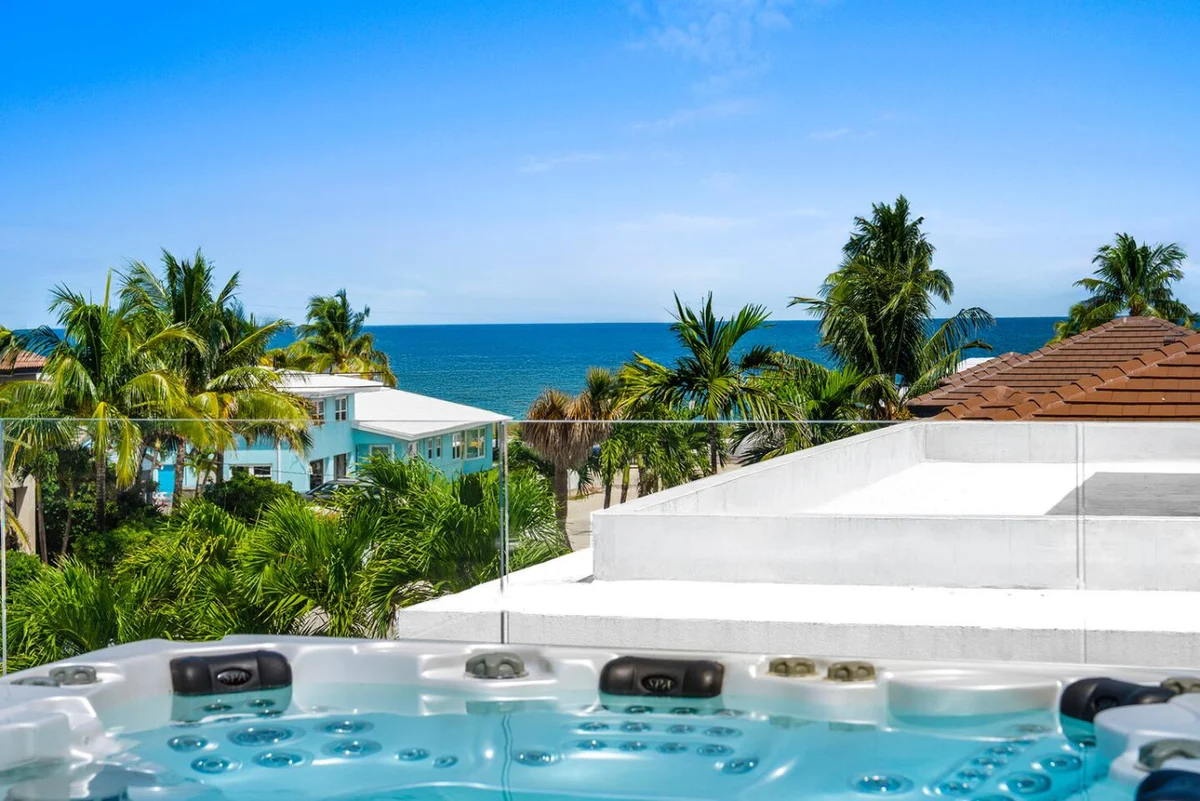 Modern Beach Villa w/ Rooftop Jacuzzi & Pool #5