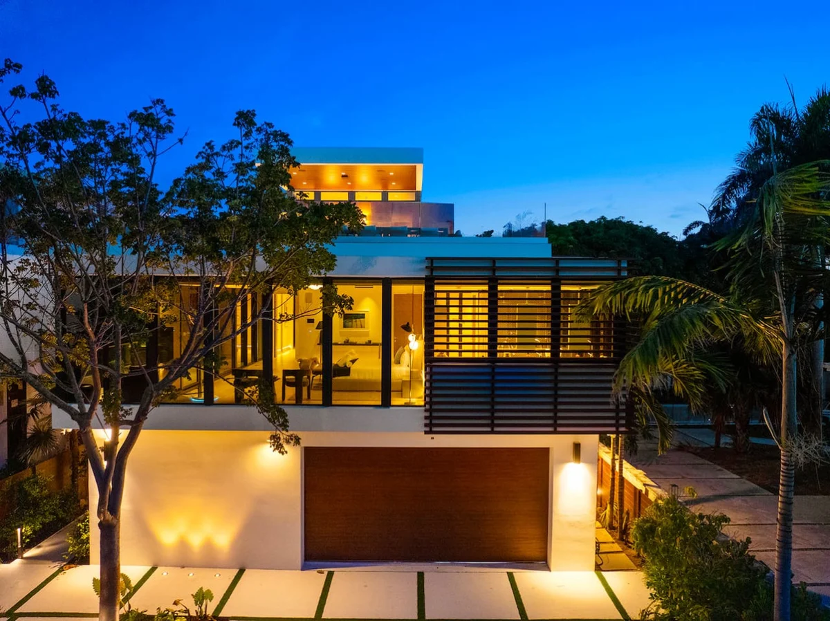 Modern Beach Villa w/ Rooftop Jacuzzi & Pool #54