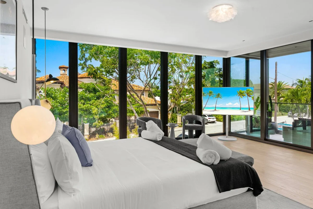 Modern Beach Villa w/ Rooftop Jacuzzi & Pool #51