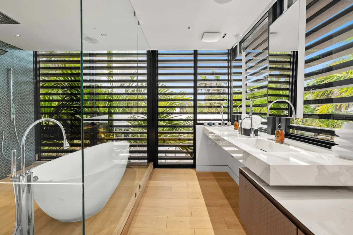 Modern Beach Villa w/ Rooftop Jacuzzi & Pool #45