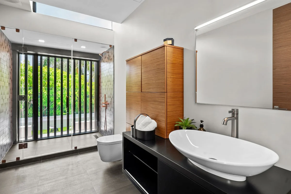 Modern Beach Villa w/ Rooftop Jacuzzi & Pool #33