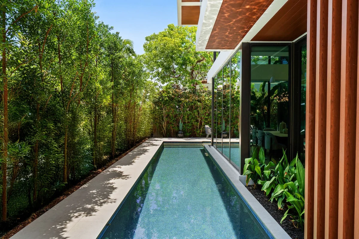 Modern Beach Villa w/ Rooftop Jacuzzi & Pool #56