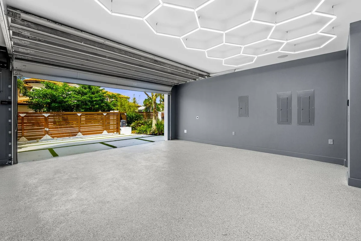 Modern Beach Villa w/ Rooftop Jacuzzi & Pool #23