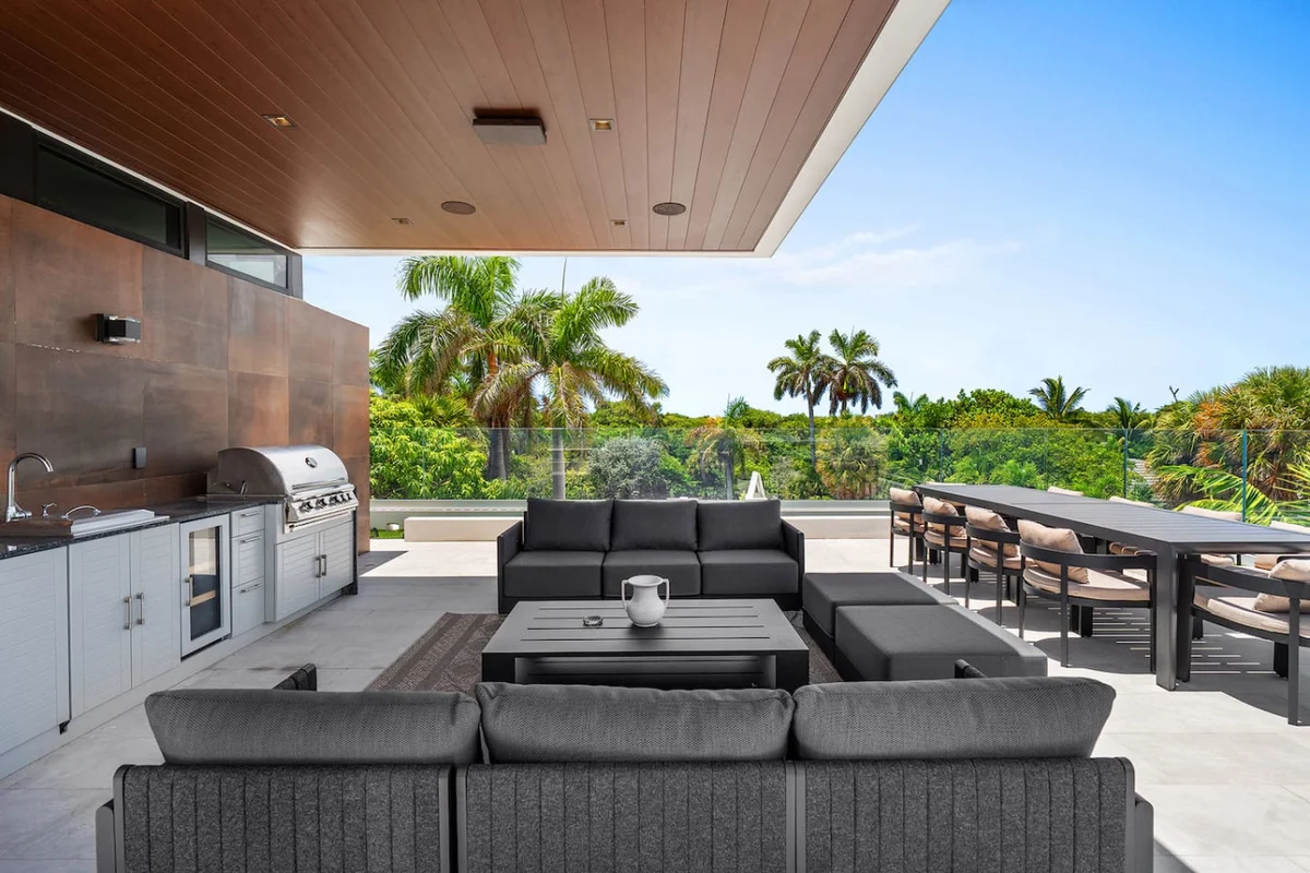 Modern Beach Villa w/ Rooftop Jacuzzi & Pool #16