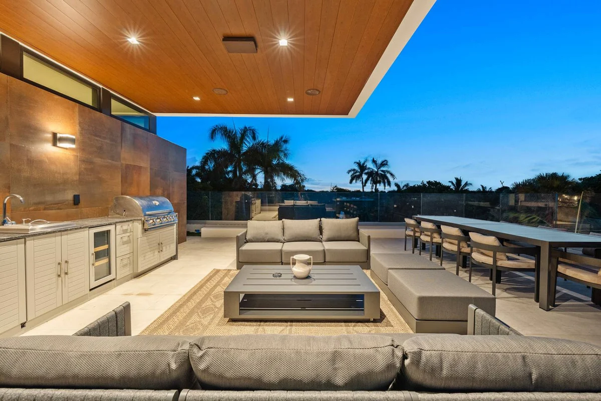 Modern Beach Villa w/ Rooftop Jacuzzi & Pool #29