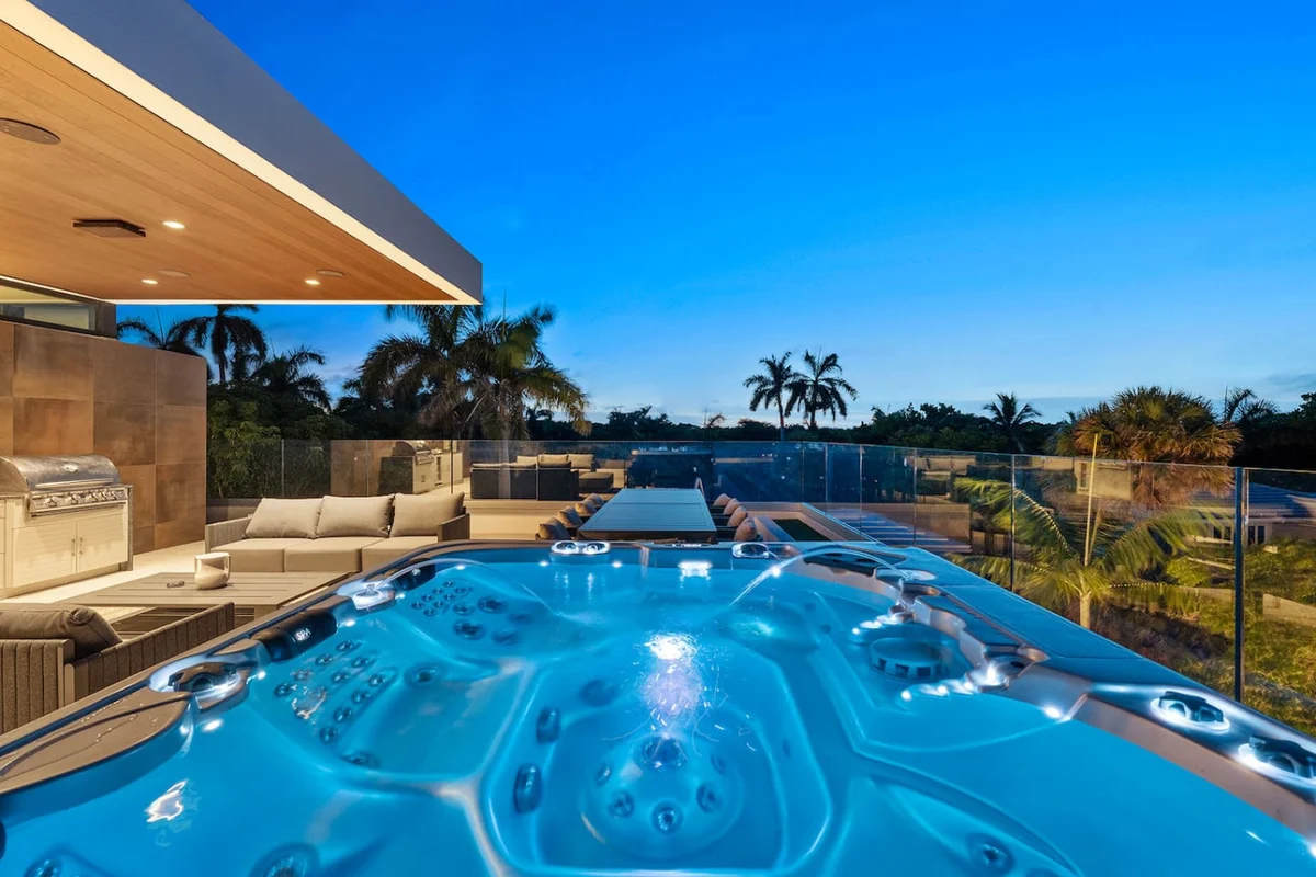 Modern Beach Villa w/ Rooftop Jacuzzi & Pool #18