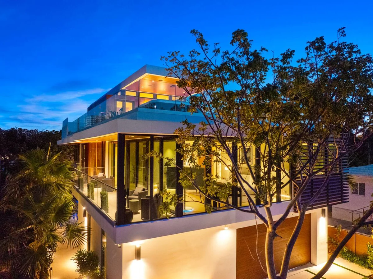 Modern Beach Villa w/ Rooftop Jacuzzi & Pool #47