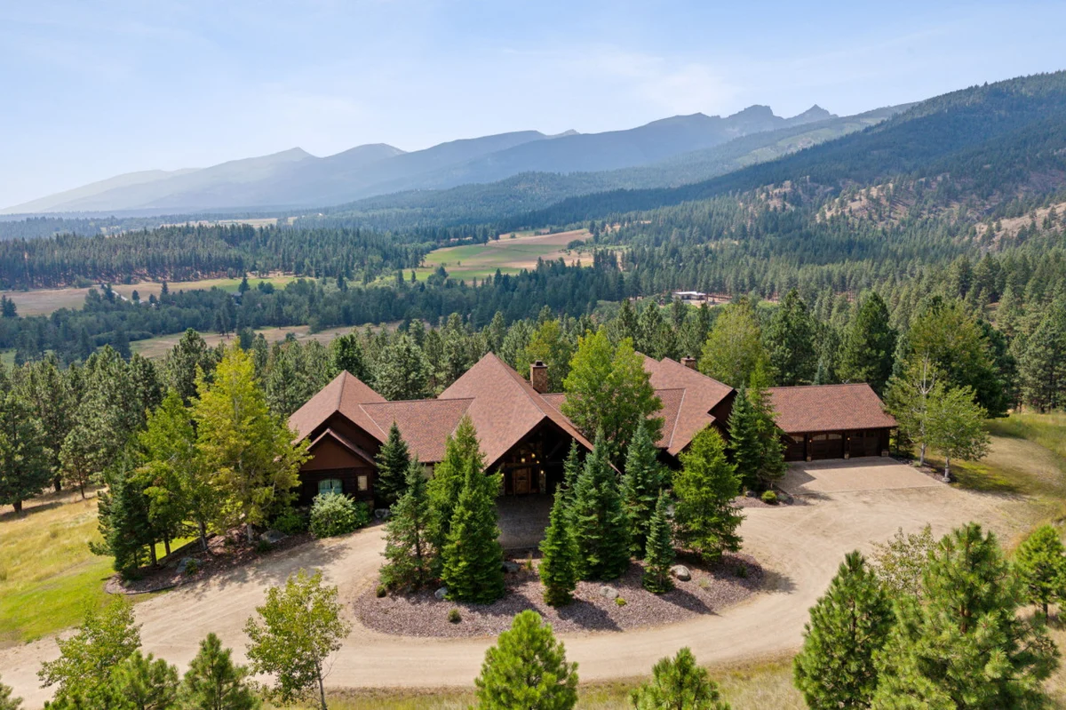 Elegant Mountain Abode property photo 2